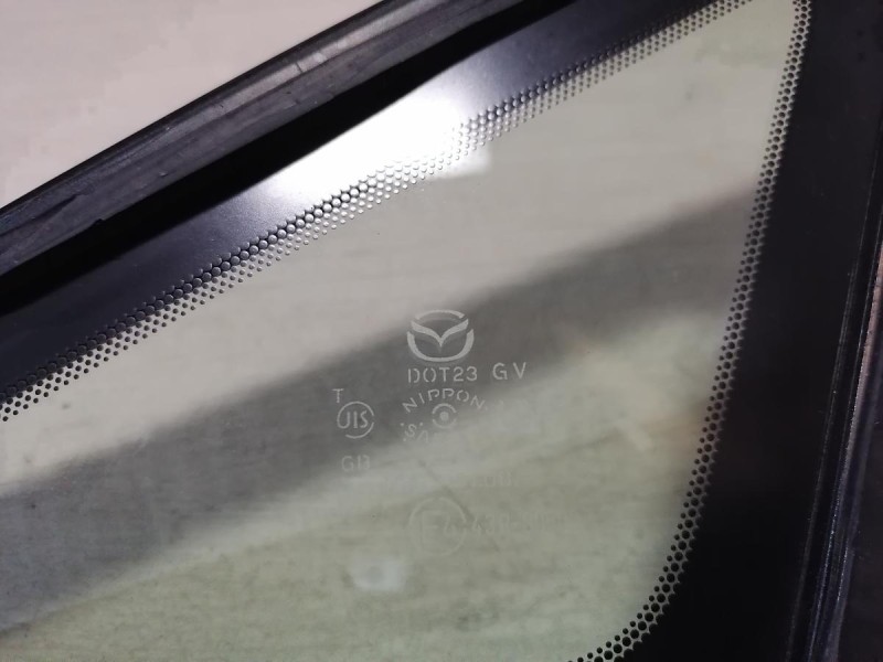 Mazda CX7 форточка передняя правая