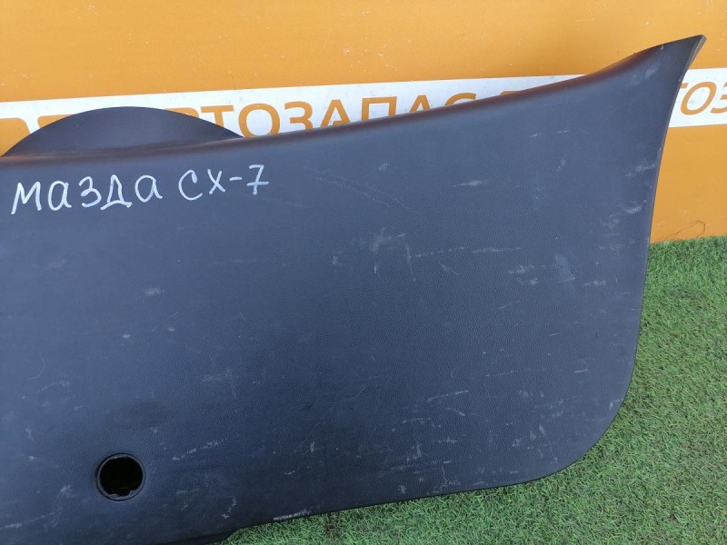 Mazda CX7 обшивка крышки багажника деф