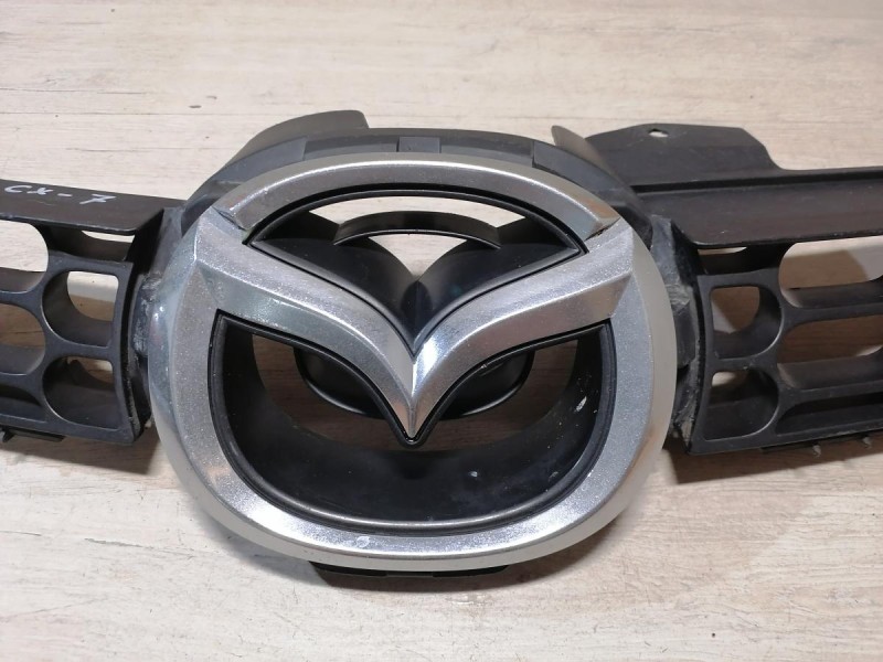Mazda CX7 решетка радиатора деф