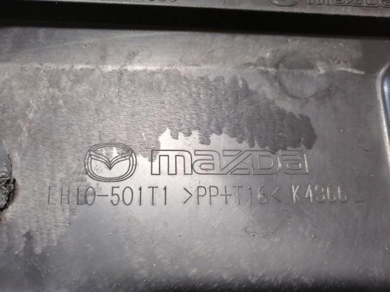 Mazda CX7 решетка радиатора нижняя деф