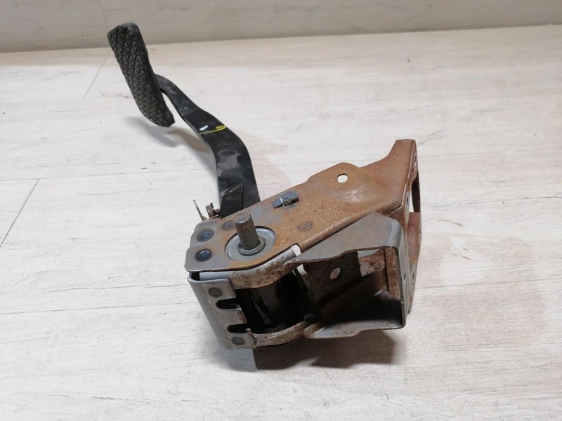 Mazda CX7 педаль тормоз