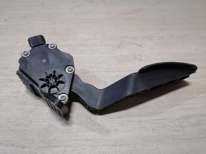 Mazda CX7 педаль газа