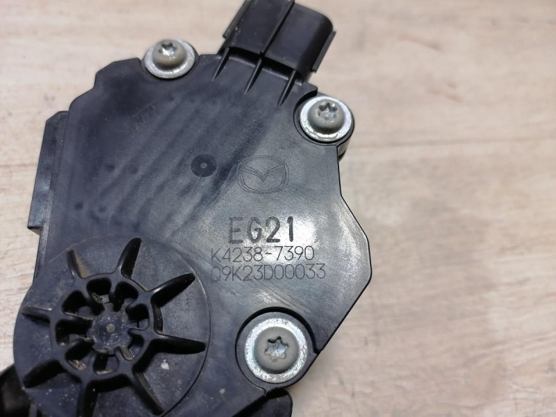 Mazda CX7 педаль газа