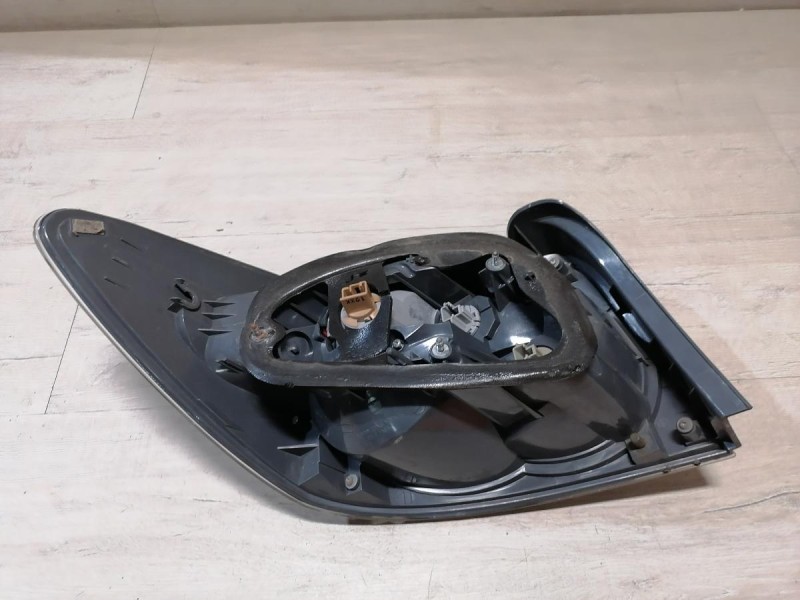 Mazda CX7 фонарь правый деф