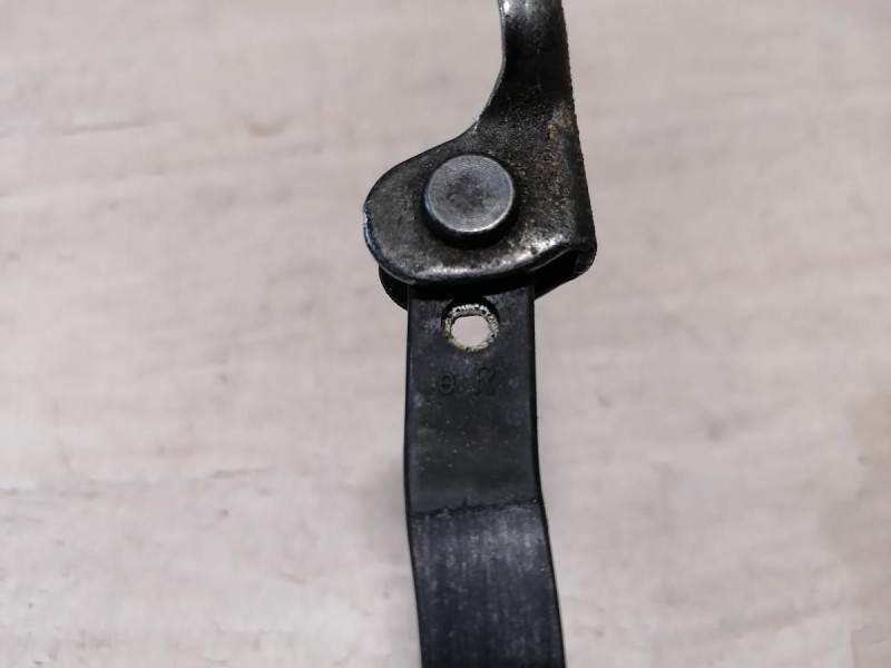 Mazda CX7 ограничитель двери передний