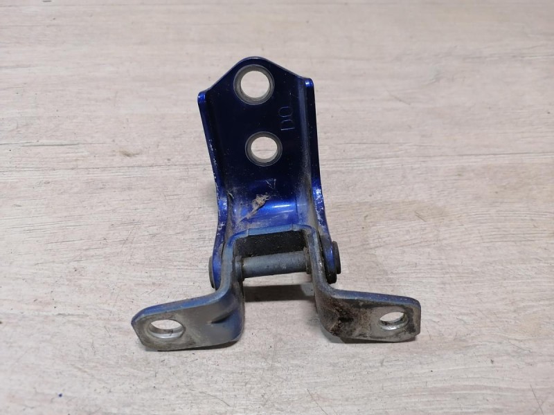 Mazda CX7 петля двери задняя правая нижняя