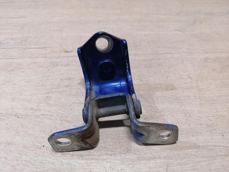 Mazda CX7 петля двери задняя левая верхняя