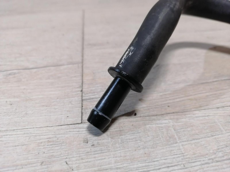 Mazda CX7 патрубок охлаждения двигателя