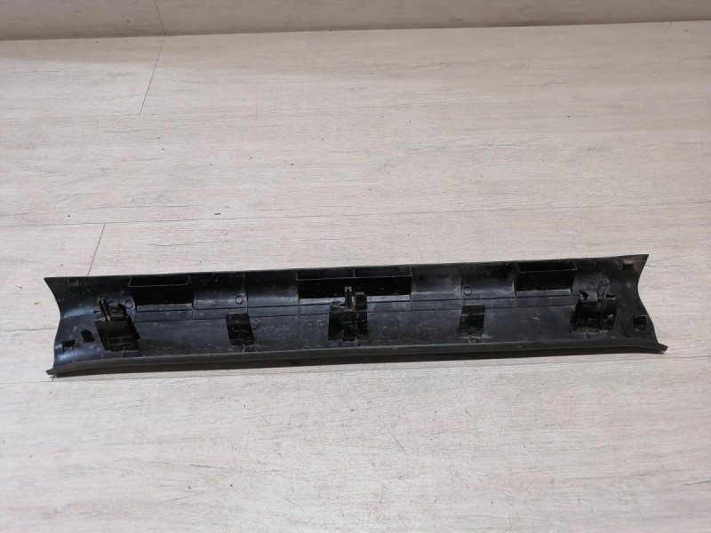 Mazda CX7 обшивка порога передняя левая