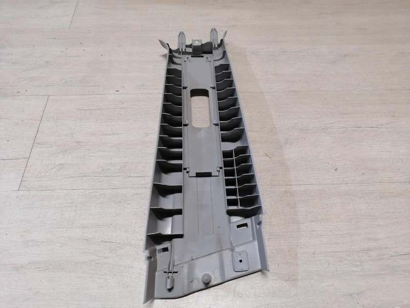 Mazda CX7 обшивка средней стойки верхняя левая