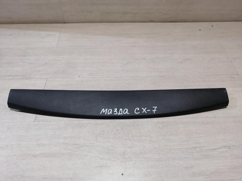 Mazda CX7 обшивка крышки багажника верхняя