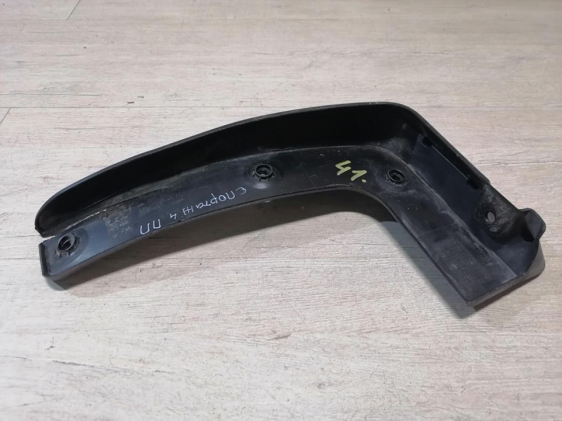 Sportage 4 П брызговик передний правый деф