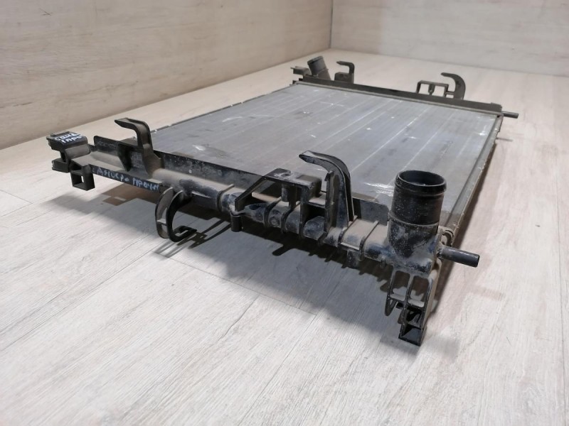 Sandero 2 П радиатор охлаждения двигателя