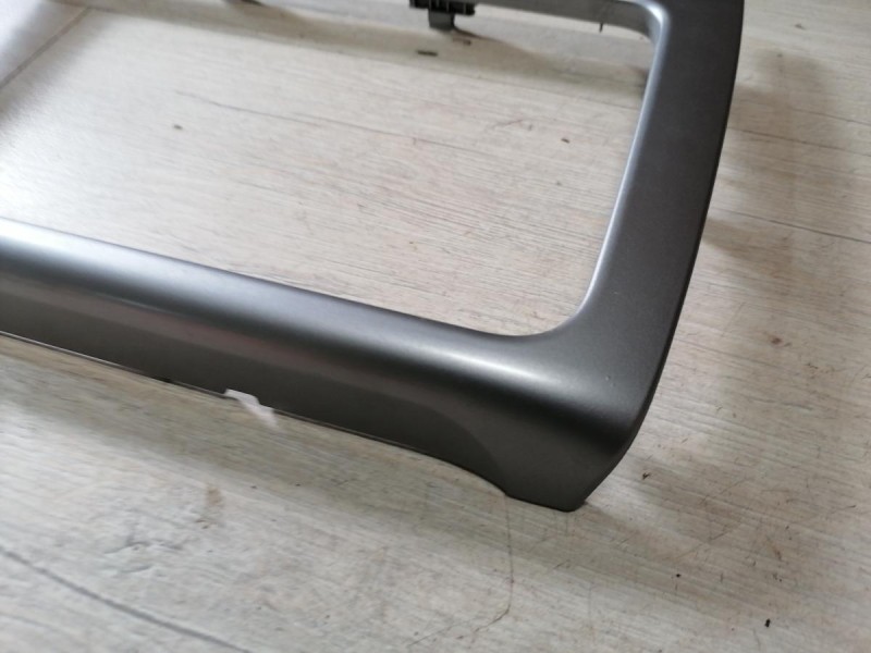 Polo №6 рамка под магнитолу