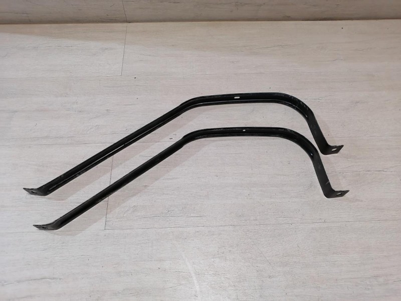 Polo №6 крепление бензобака к-кт