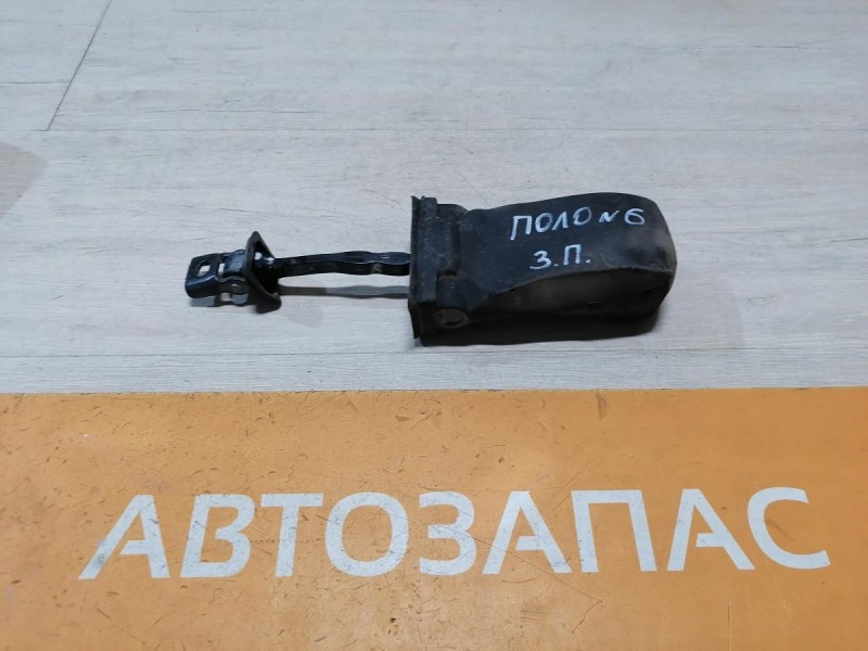 Polo №6 ограничитель двери задний