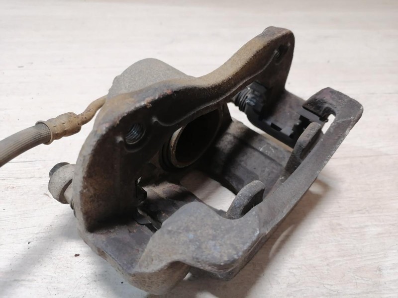 Rio 3 №8 суппорт передний левый