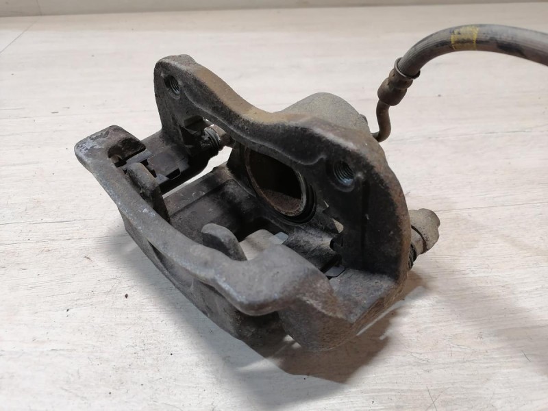 Rio 3 №8 суппорт передний правый