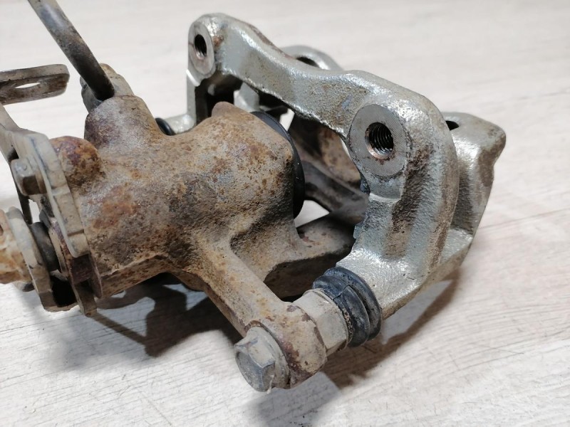 Rio 3 №8 суппорт задний левый правый к-кт