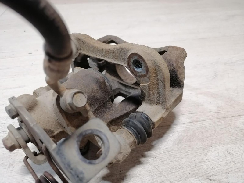 Rio 3 №8 суппорт задний левый правый к-кт