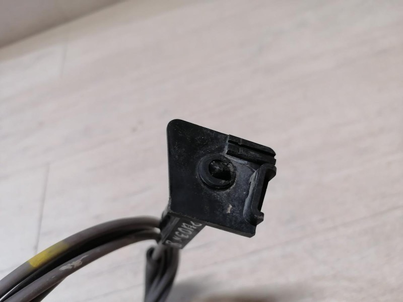 Rio 3 №8 трос лючка бензобака