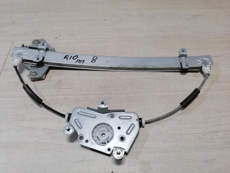 Rio 3 №8 стеклоподъемник передний правый