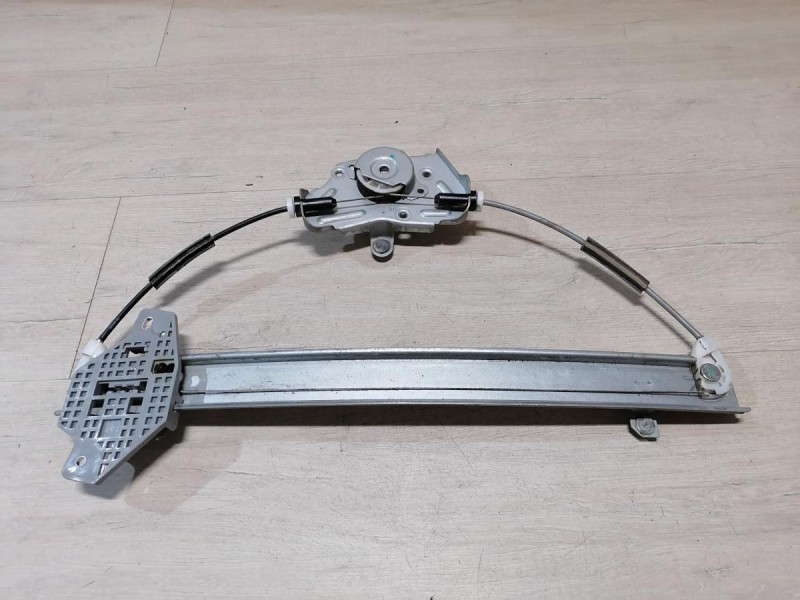 Rio 3 №8 стеклоподъемник передний правый