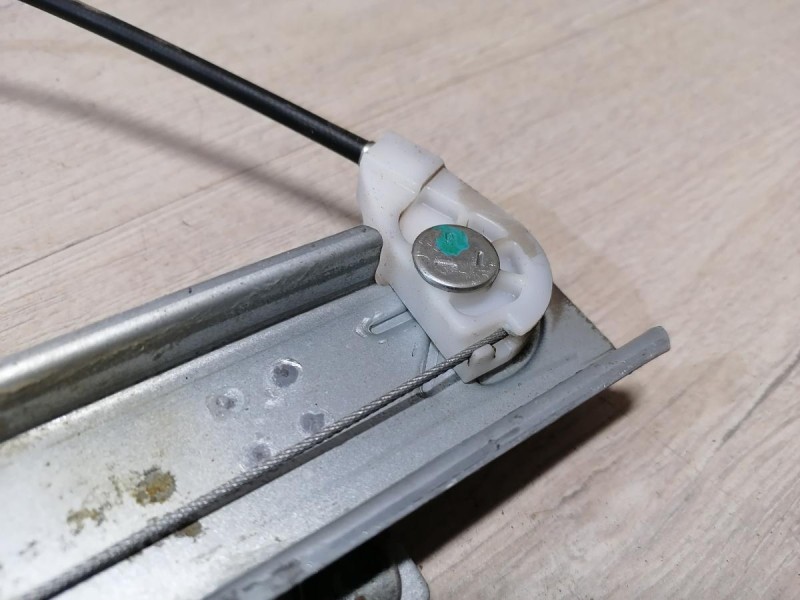 Rio 3 №8 стеклоподъемник задний левый эл