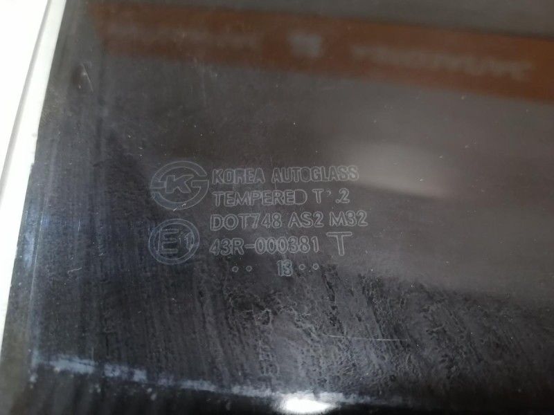 Rio 3 №8 стекло заднее правое 13