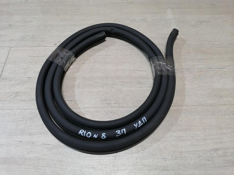 Rio 3 №8 уплотнитель дверного проема задний правый