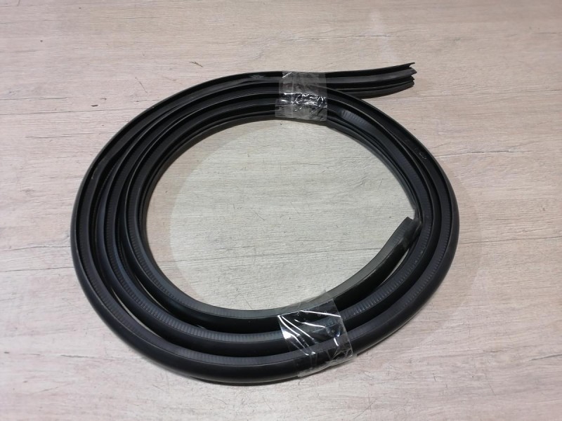 Rio 3 №8 уплотнитель дверного проема задний правый