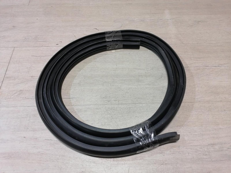 Rio 3 №8 уплотнитель дверного проема задний левый