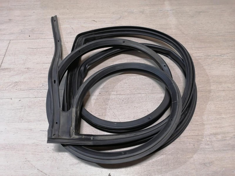 Rio 3 №8 уплотнитель двери задний правый