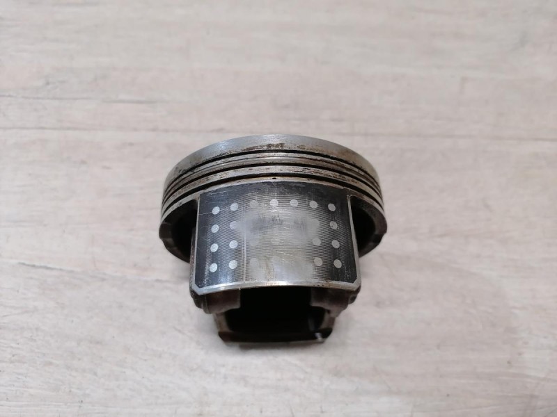 Honda Accord П поршень с пальцем 2.4