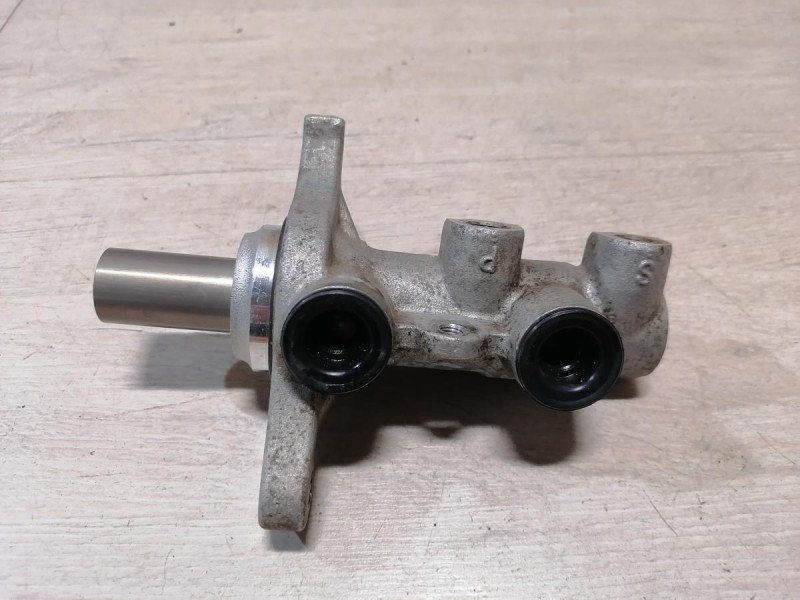 Rio 3 №8 цилиндр тормозной главный