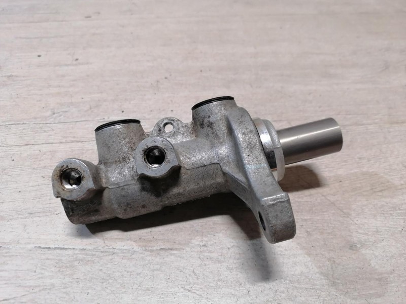 Rio 3 №8 цилиндр тормозной главный