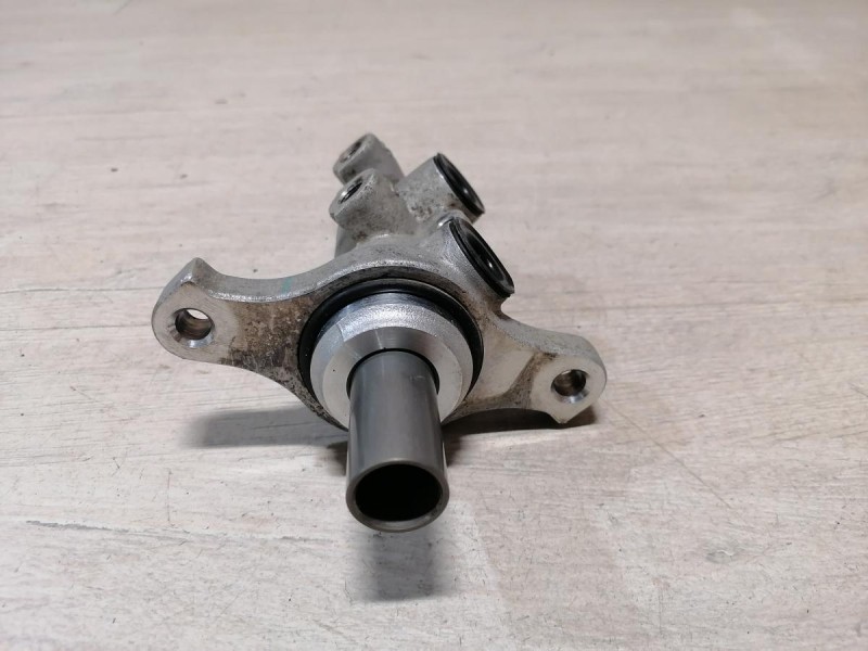 Rio 3 №8 цилиндр тормозной главный