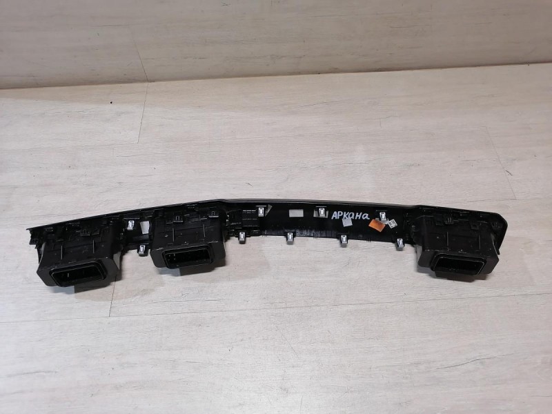 Arkana дефлектор торпедо центральный боковой правый накладка
