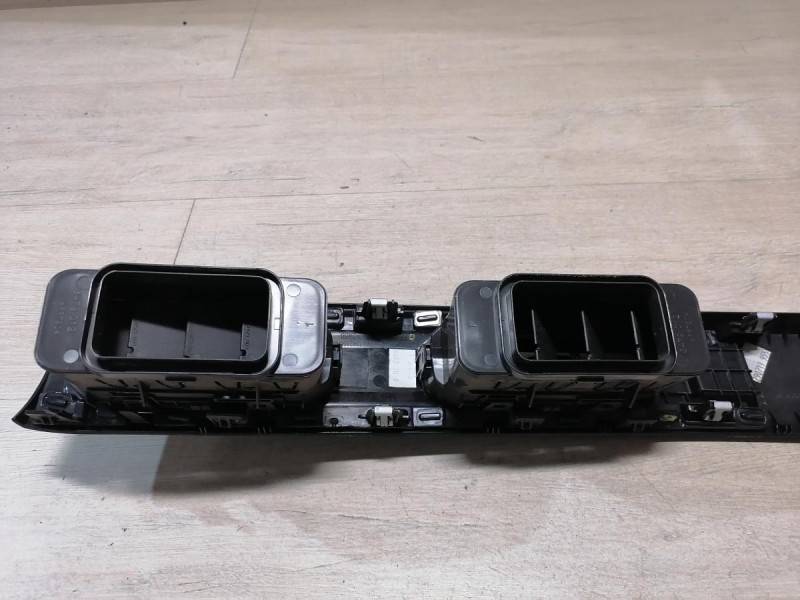 Arkana дефлектор торпедо центральный боковой правый накладка