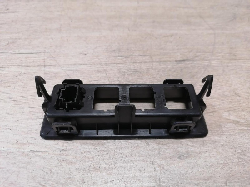 Arkana накладка торпедо под блок кнопок