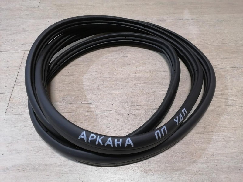 Arkana уплотнитель дверного проема передний правый