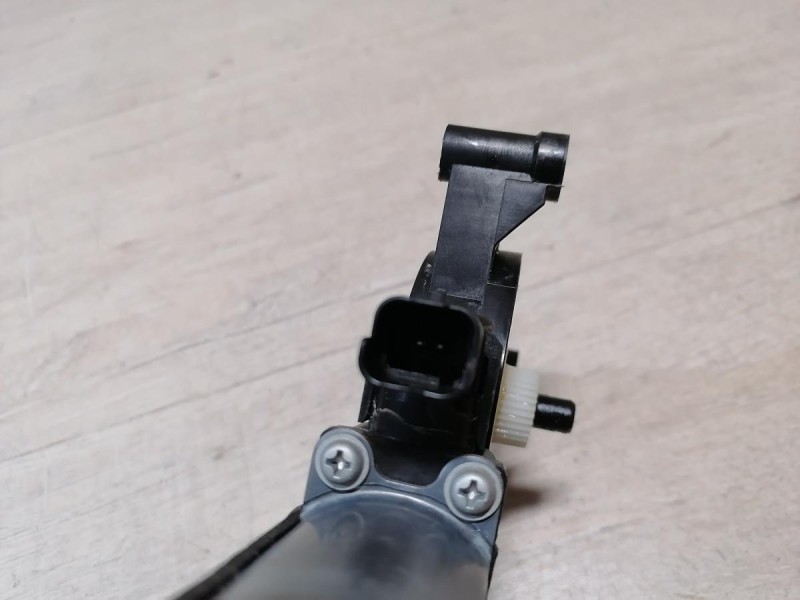 Arkana моторчик стеклоподъемника задний левый