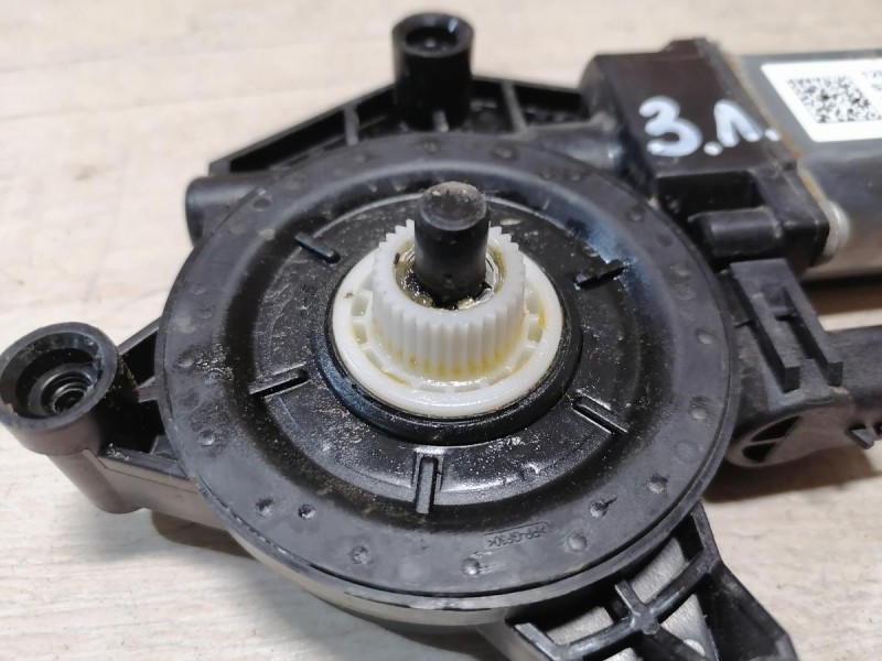 Arkana моторчик стеклоподъемника задний левый