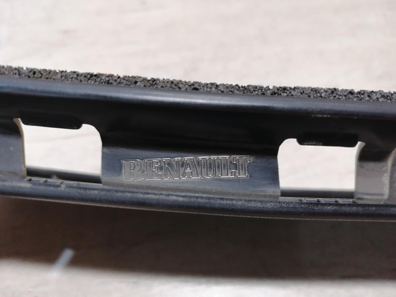 Arkana накладка стойки двери наружная передняя левая