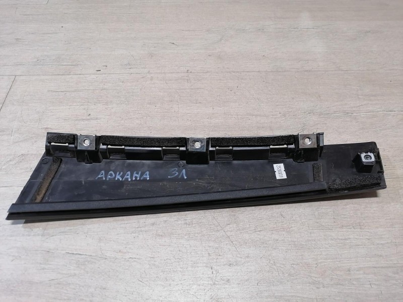 Arkana накладка стойки двери наружная задняя левая прямая