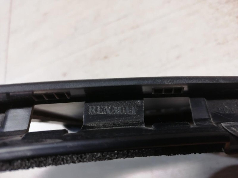 Arkana накладка стойки двери наружная задняя правая кривая