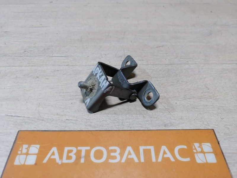 Arkana петля багажника