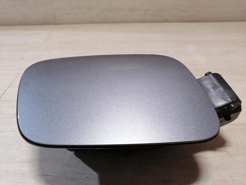 Arkana лючок бензобака