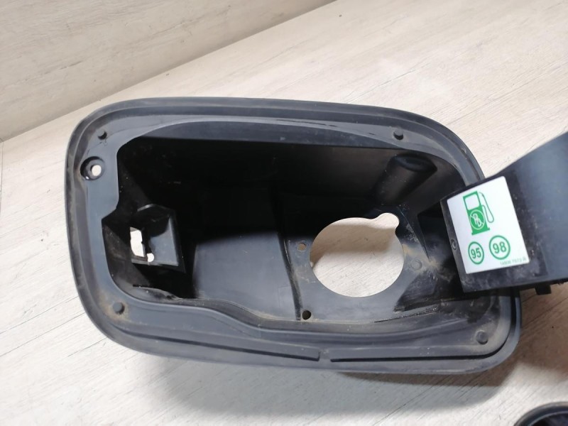 Arkana лючок бензобака