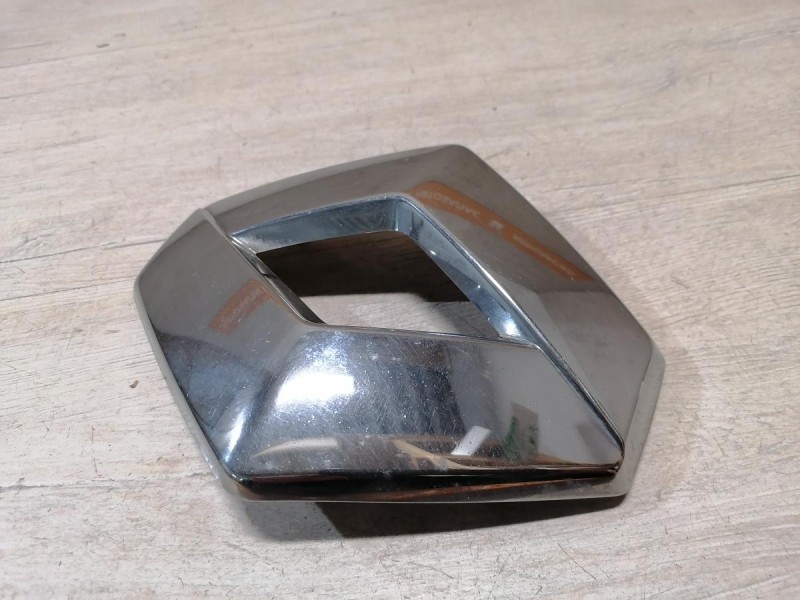 Arkana эмблема передняя